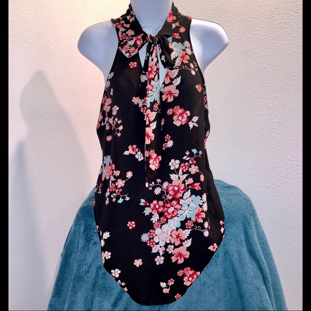 NWOT! Cute tunic multicolors floral top